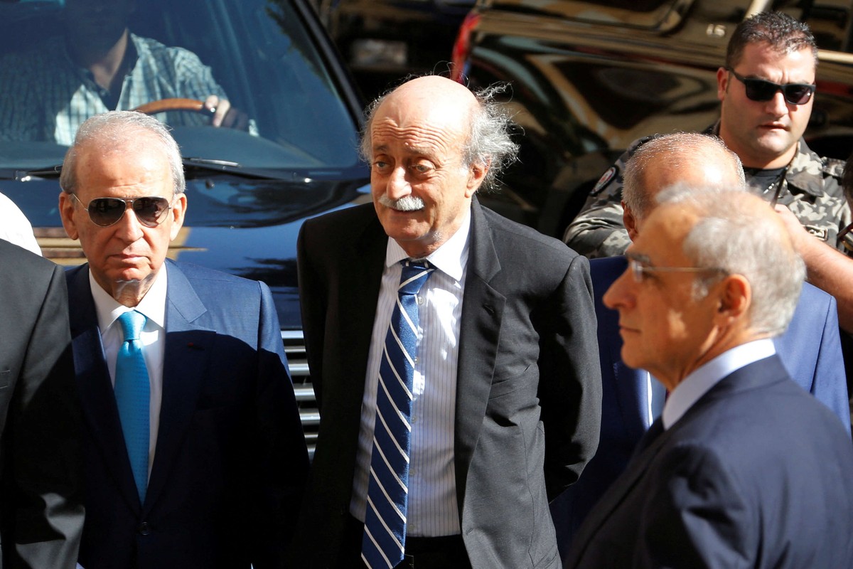 وليد جنبلاط كان يوصف بانه احد زعماء الطوائف في لبنان