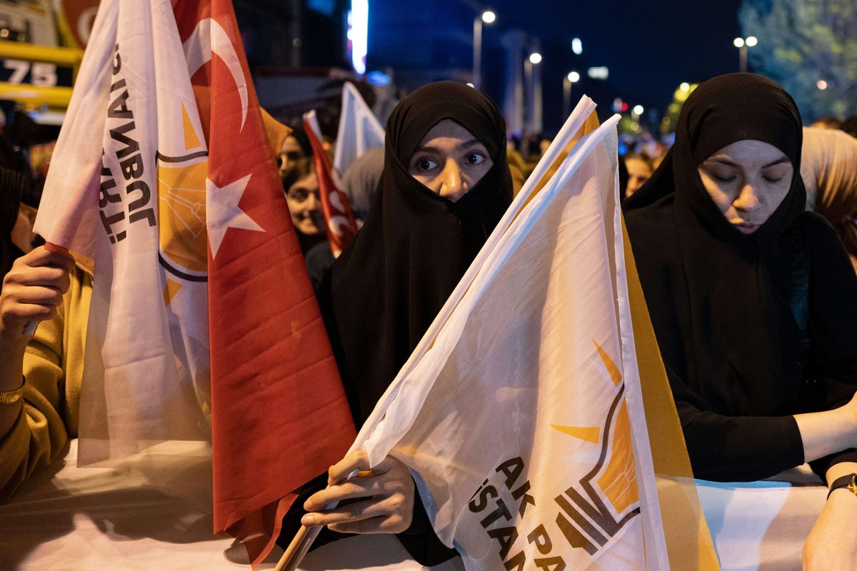 انصار اردوغان كانوا يتوقعون فوزه في الجولة الاولى