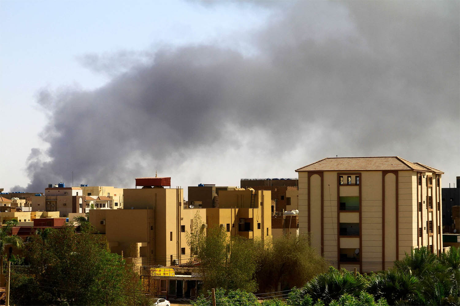 Air strikes and artillery fire escalate 