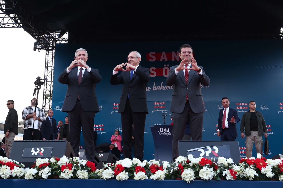 معارضة قوية استطاعت استثمار اخطاء اردوغان