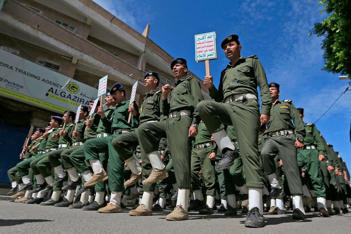 الحوثيون يواجهون الجهود الاممية والاقليمية بالتصعيد الميداني