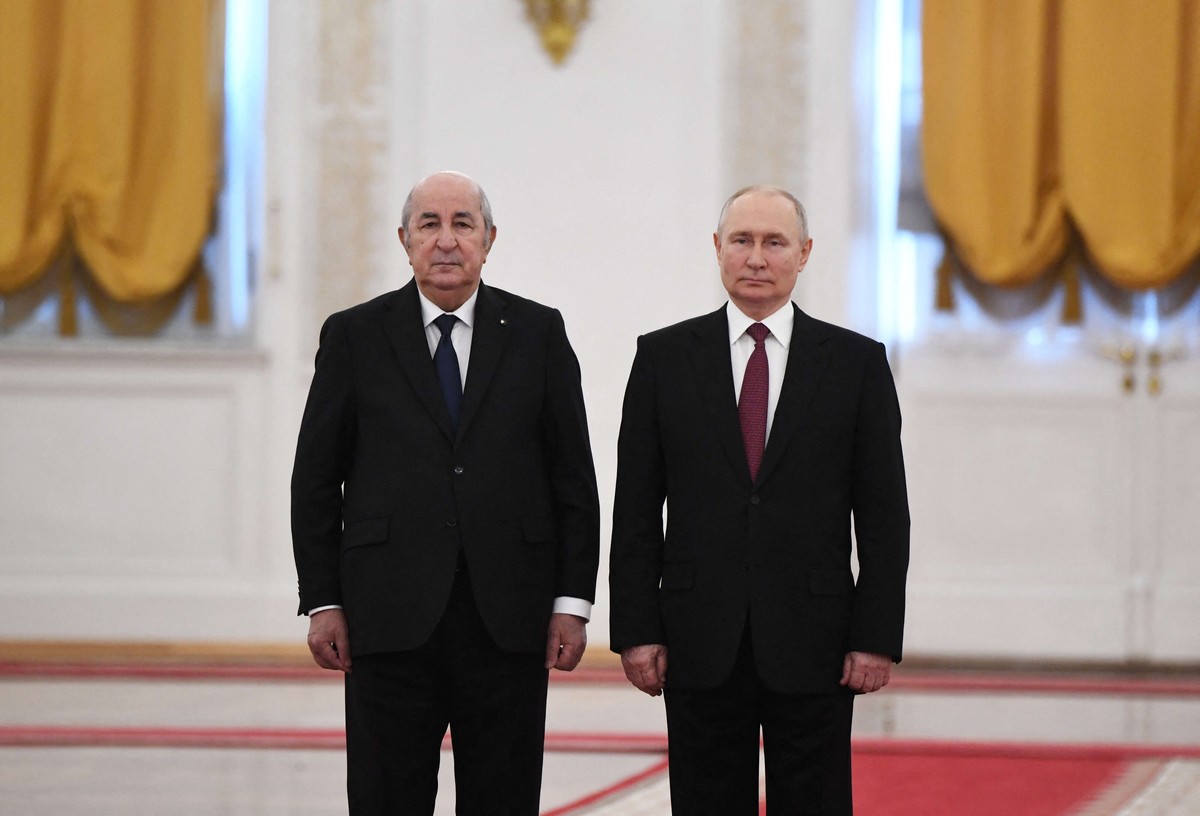 الرئيس الروسي يدعو نظيره الجزائري لحضور القمة الروسية الأفريقية 