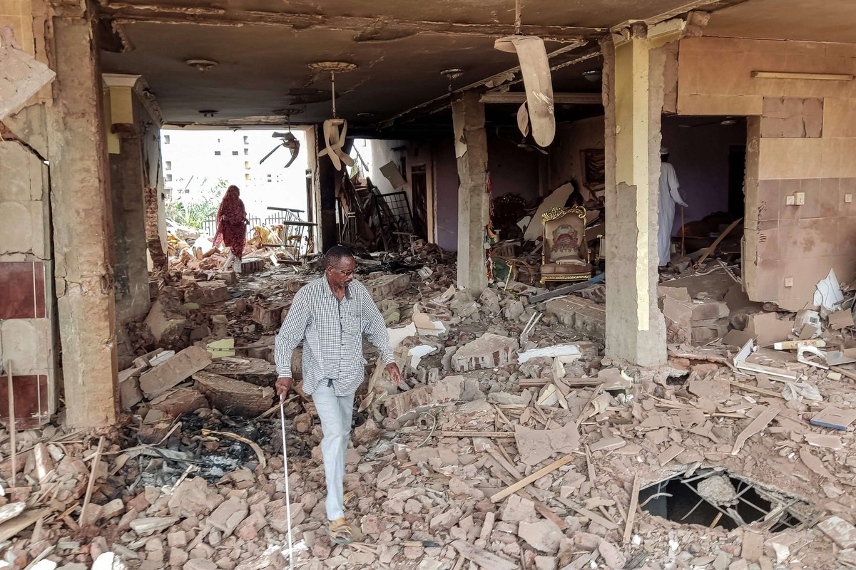 الحرب تحول حياة السودانيين إلى جحيم