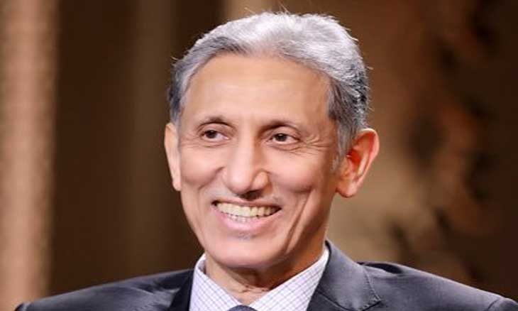 رئيس مجلس أمناء الجائزة الأديب طالب الرفاعي