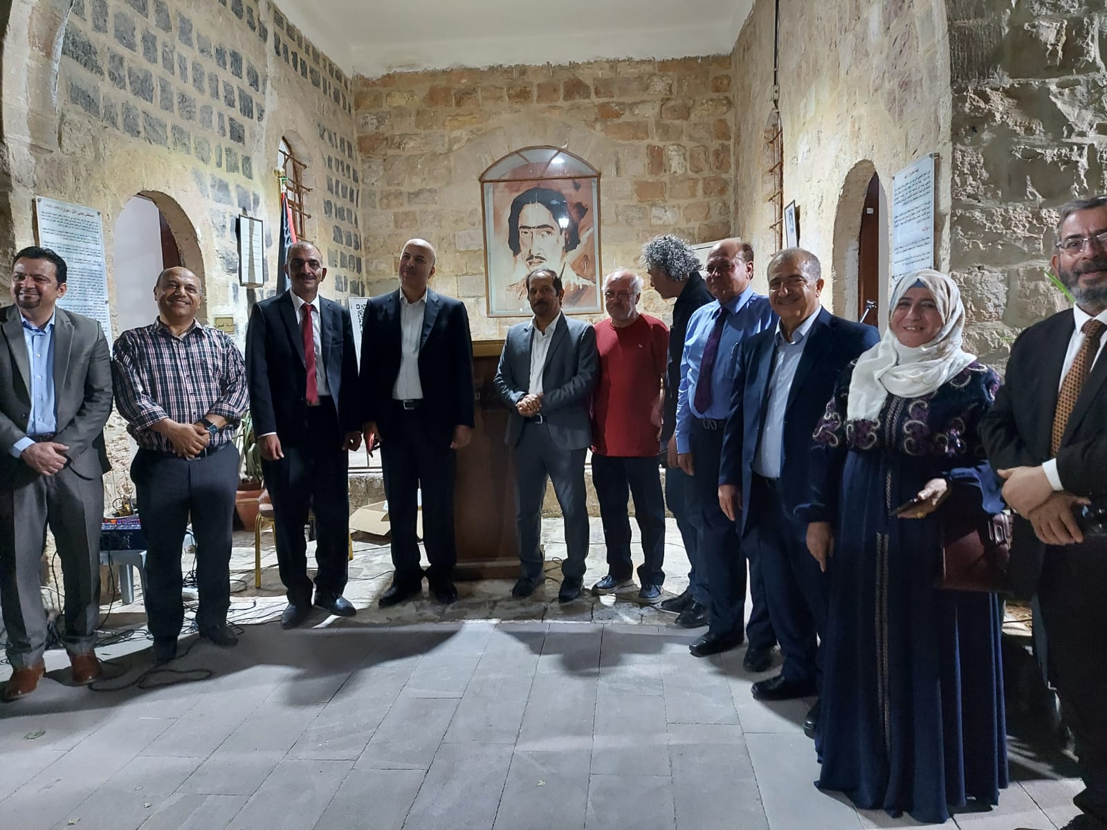 أمام ضريح شاعر الأردن عرار