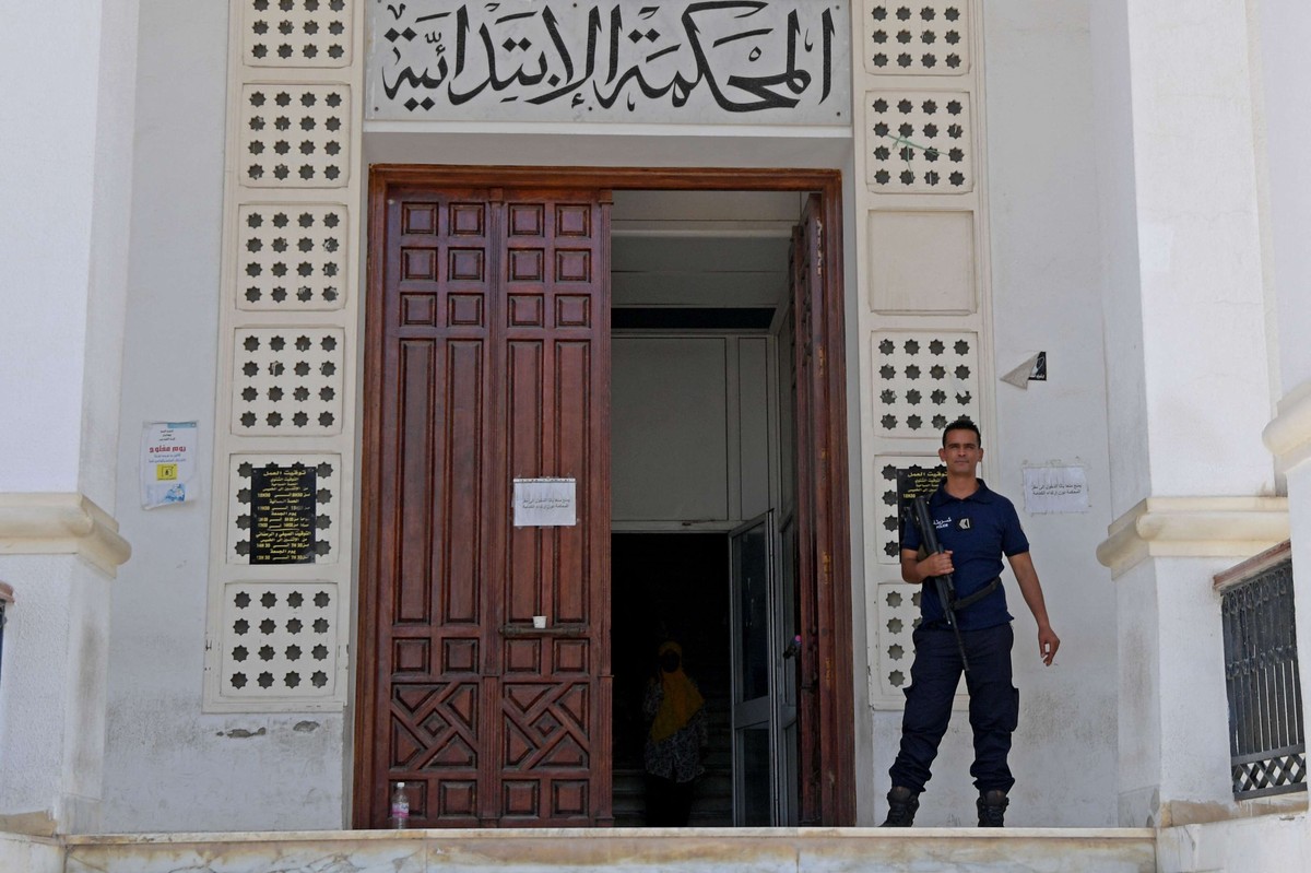 القضاء التونسي تحت الضغط