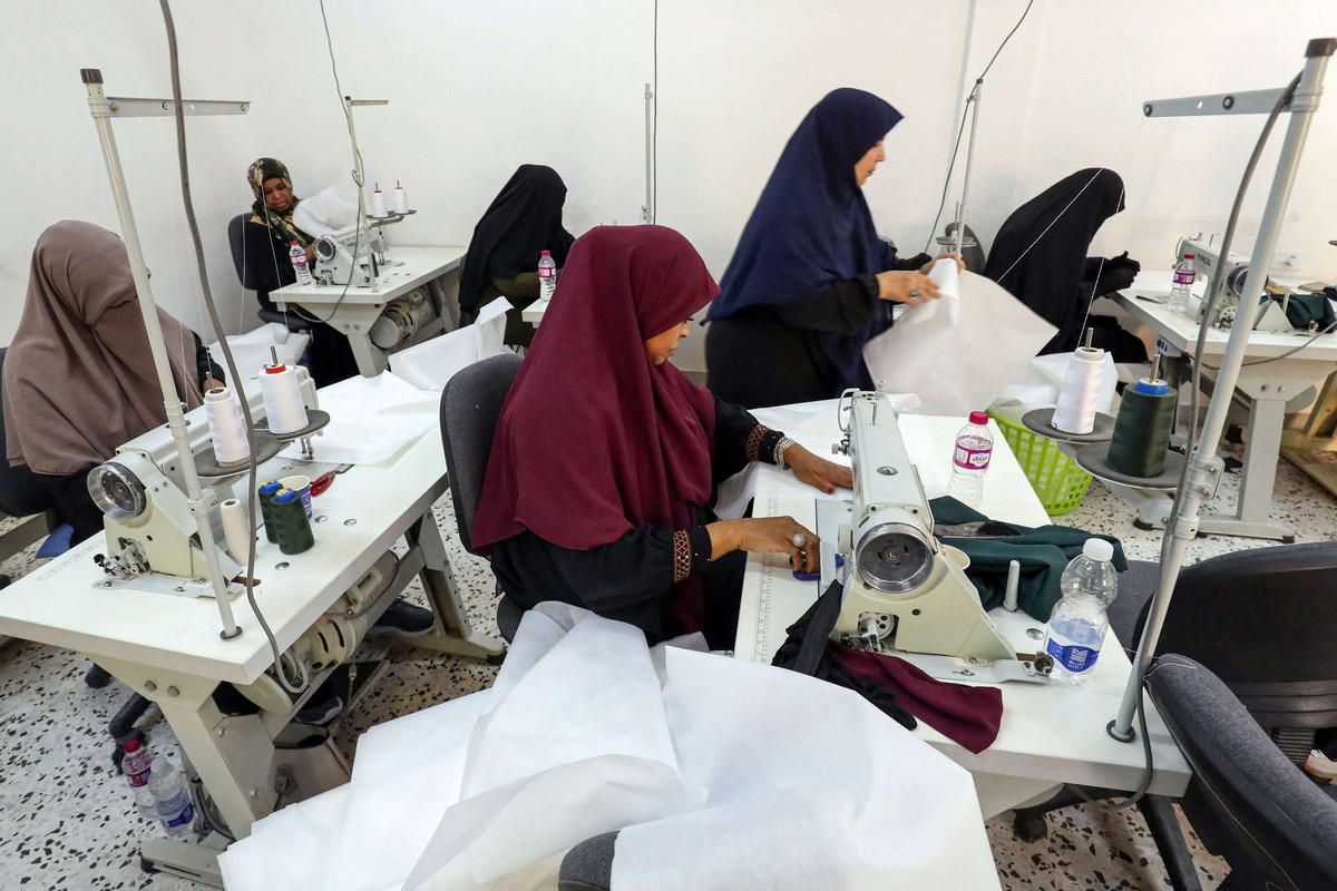 الليبيون عائلة واحدة أمام الكارثة
