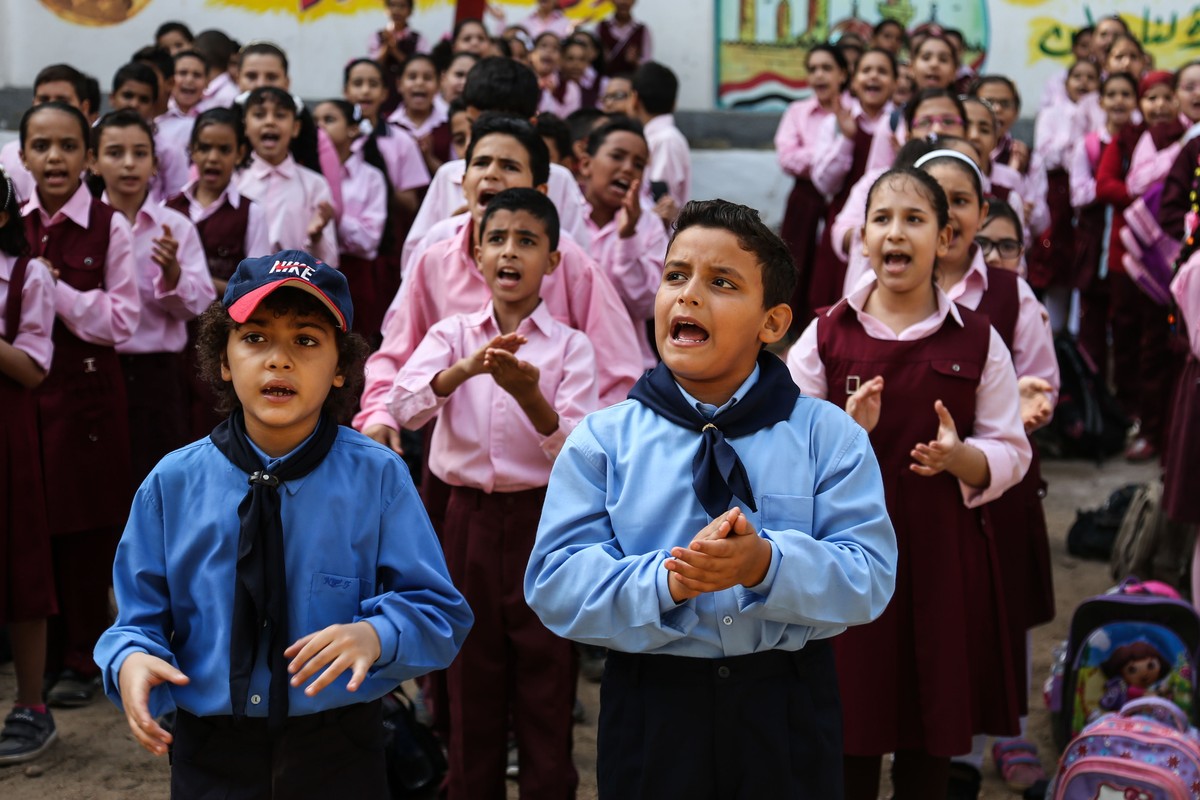 مصر تتمسك بالزي المدرسي الموحد