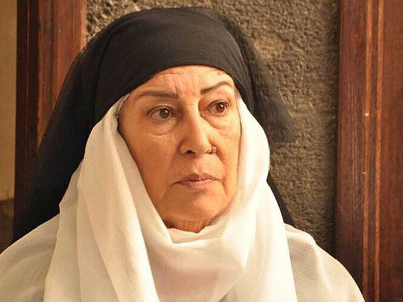 (منى واصف من حسابها بإنستغرام)