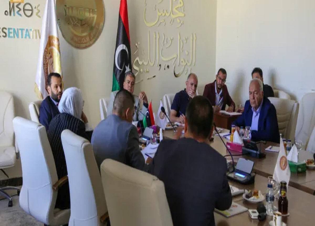 قرار البرلمان قد يضاعف الضغوط الدولية على السلطة في شرق ليبيا