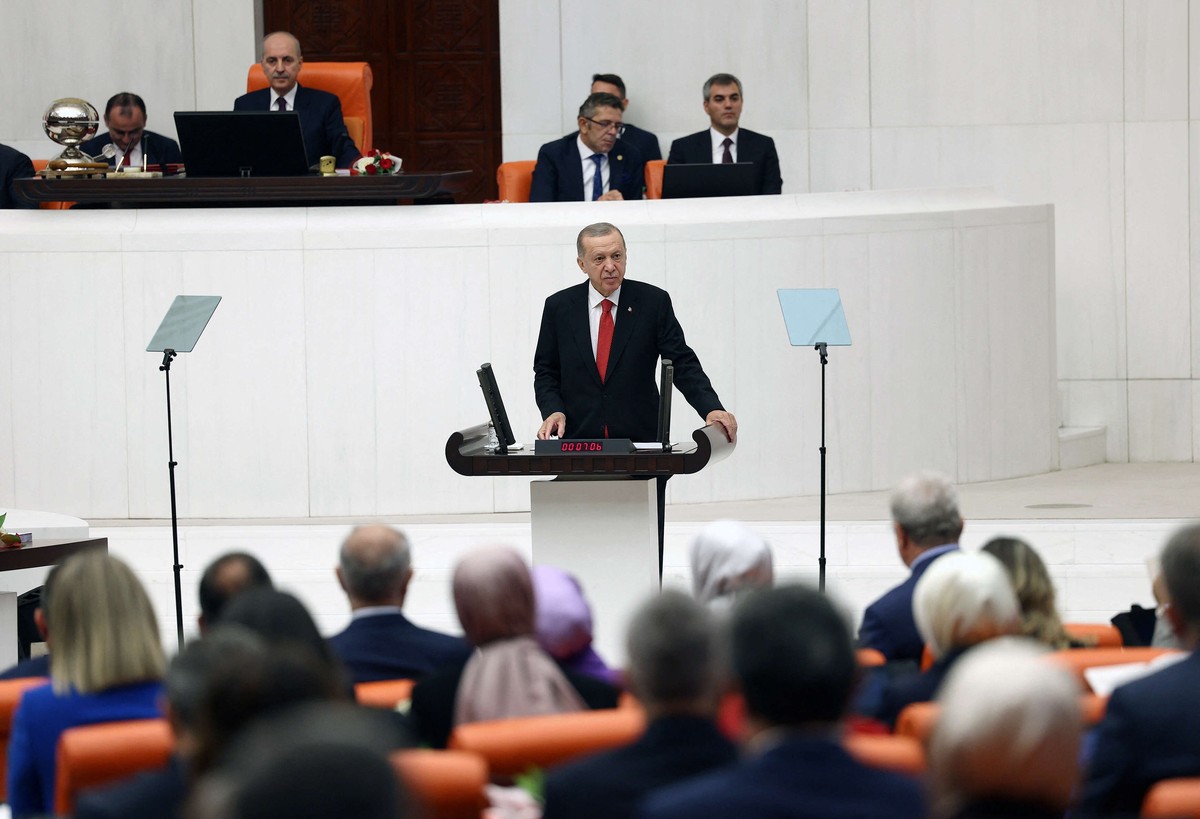 مطالبة أردوغان البرلمان بتمديد الوجود العسكري في سوريا والعراق ينسف جهود المصالحة مع دمشق ويفاقم الخلاف مع العراق