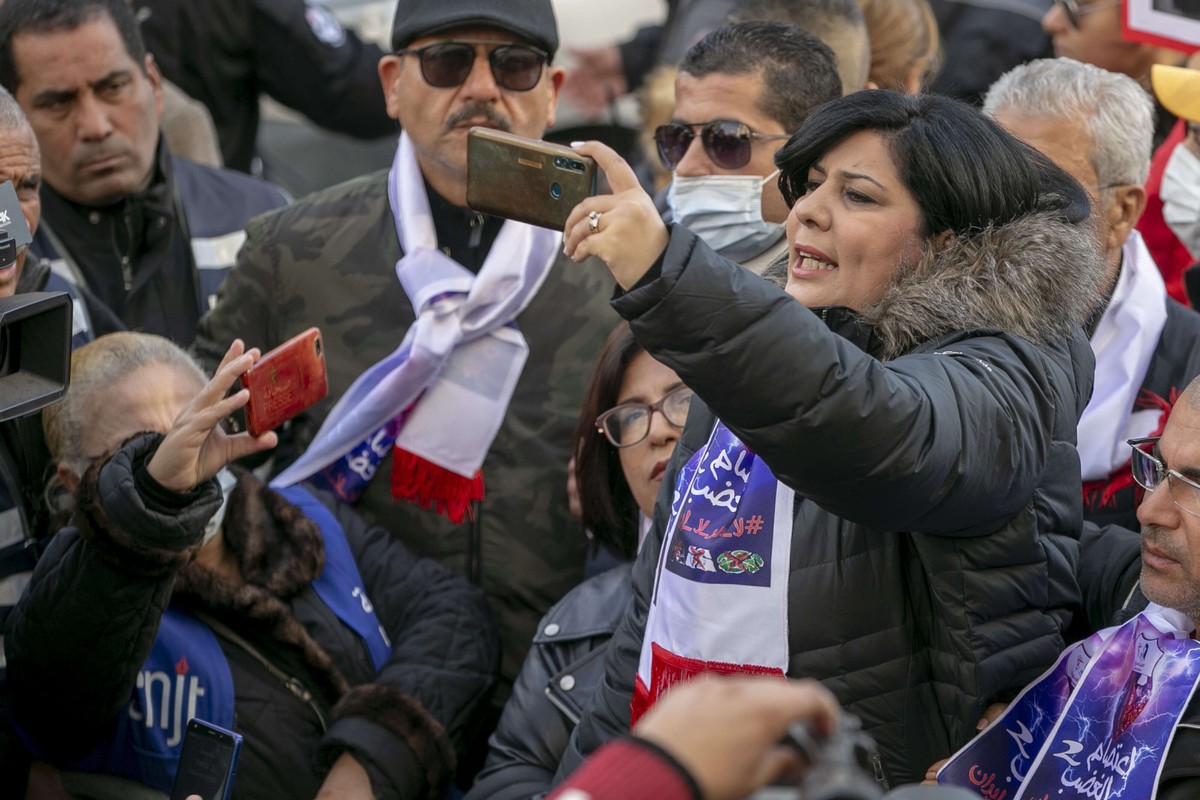 عبير موسي في محاولة جديدة لترقيع شعبيها  