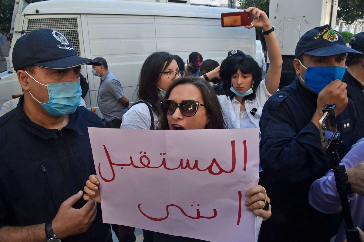 استفحال العنف ضد النساء في الجزائر 