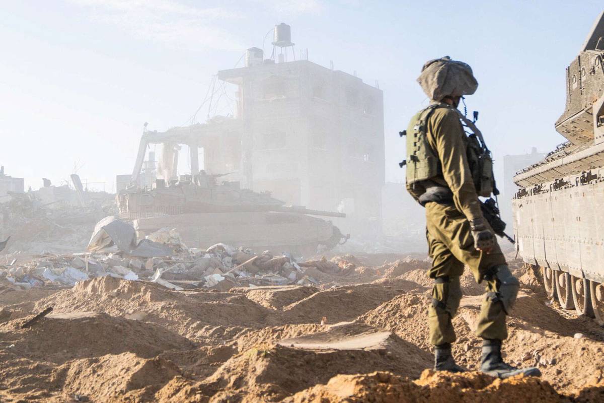 جندي إسرائيلي على أطراف غزة