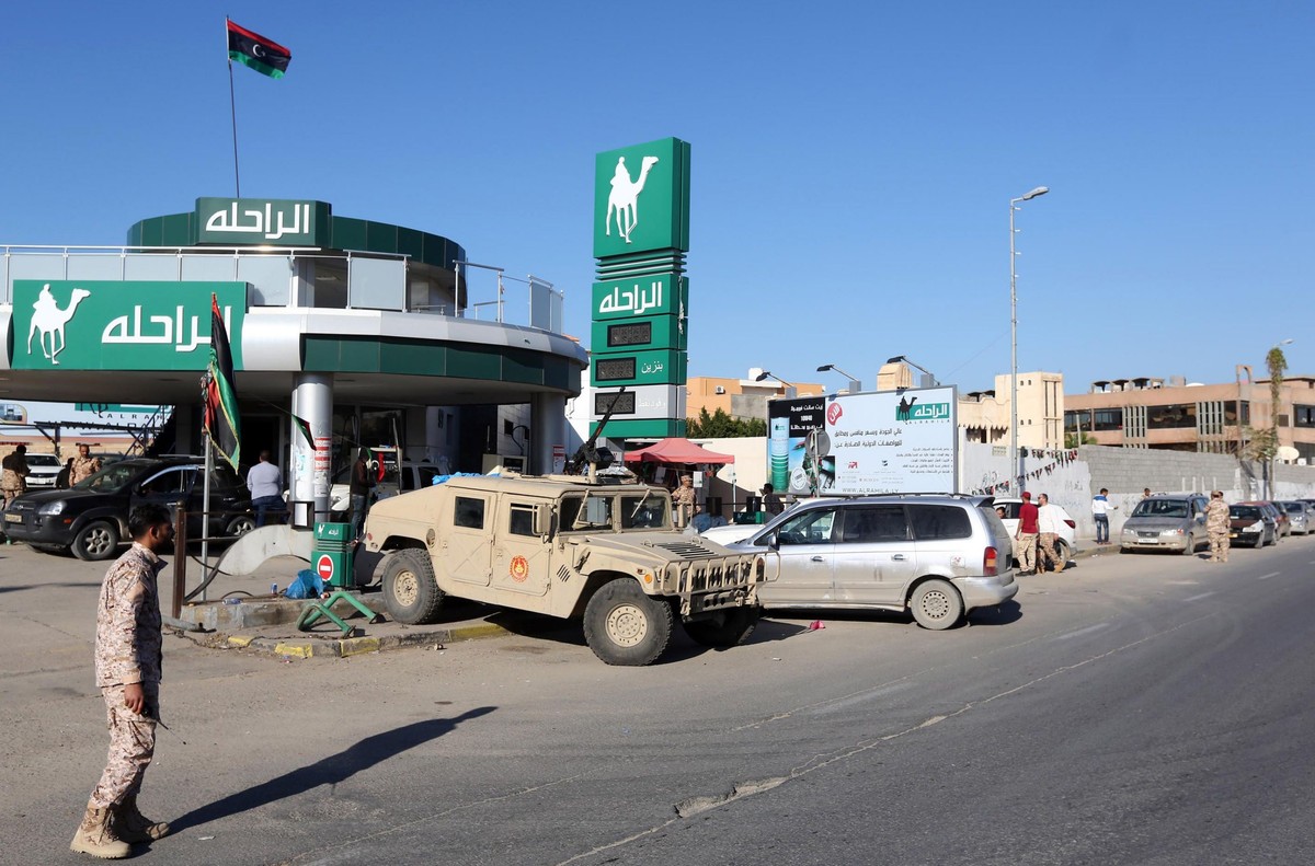 قرار رفع الدعم عن المحروقات سيثقل كاهل الليبيين