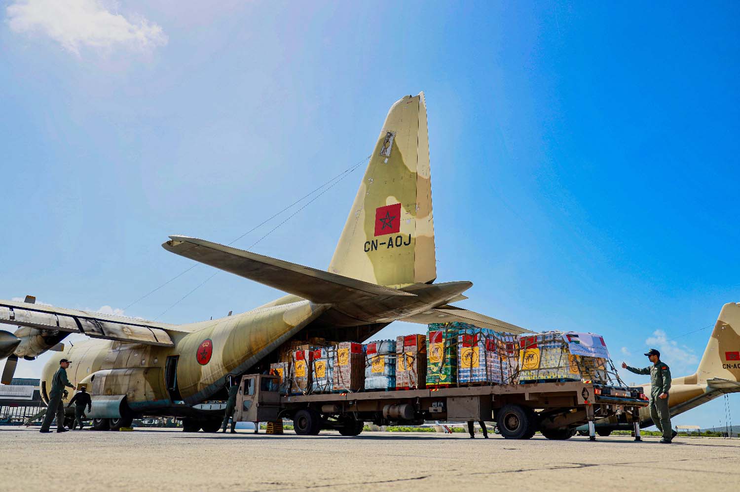 Morocco's aid to Palestinians loaded onto the plane 