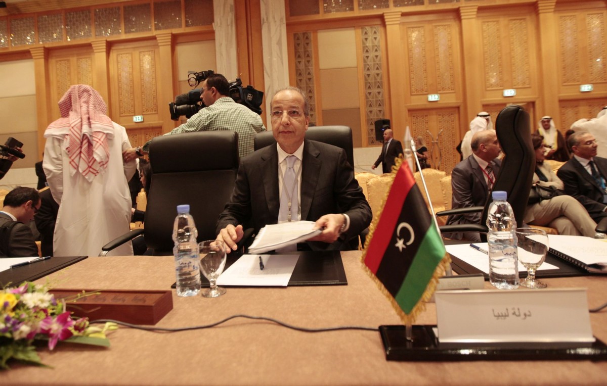 محافظ مصرف ليبيا المركزي بقي في منصبه اكثر من عقد