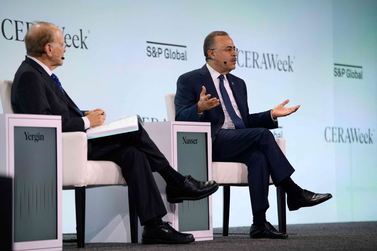 أمين الناصر يدعو إلى برامج واقعية ومفيدة للجميع في سياق التحول