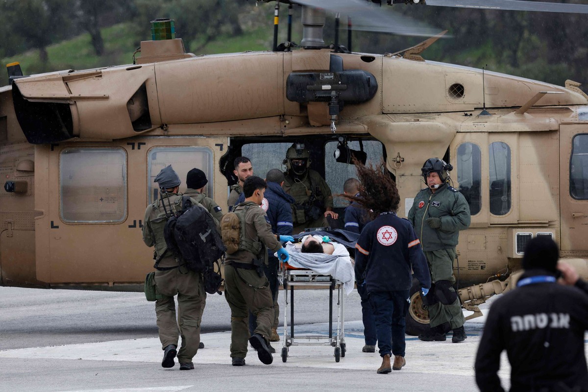 اسرائيل تقر باصابة عدد من جنودها في عملية على الحدود مع لبنان