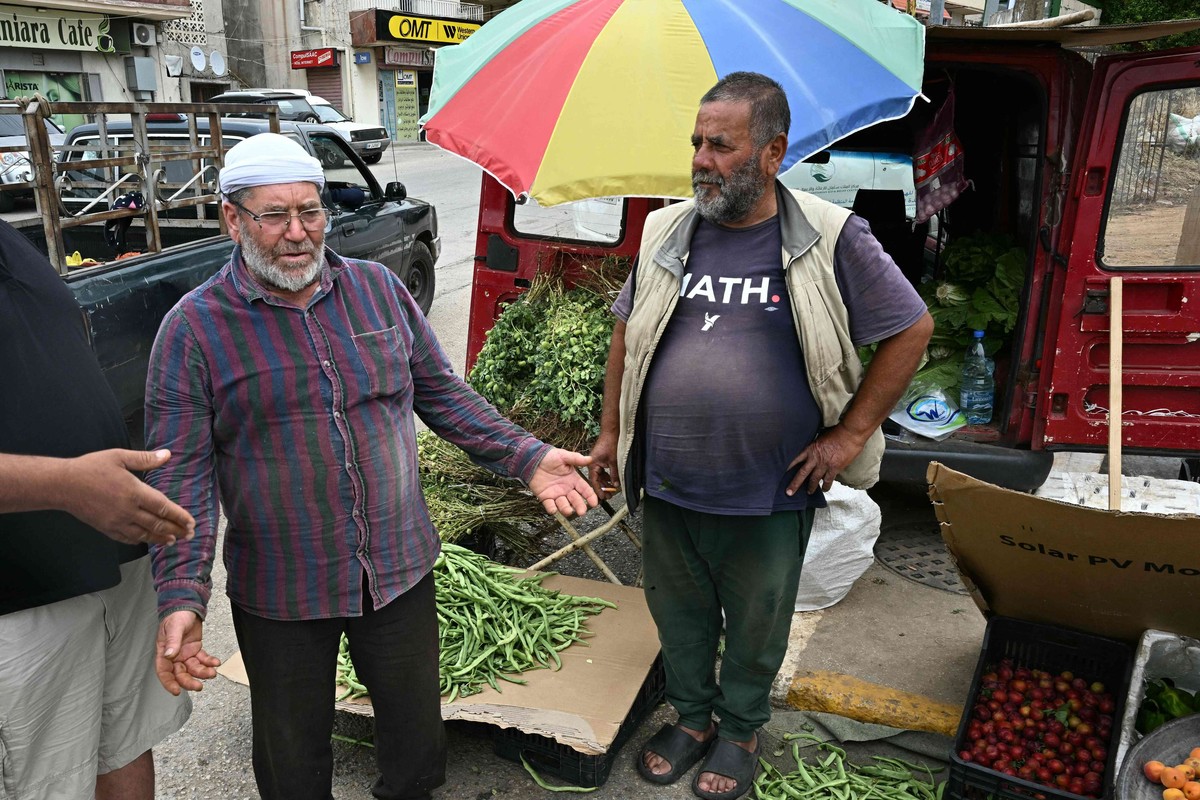 اللبنانيون يطالبون بتقليص العدد وتنظيم الوجود السوري 
