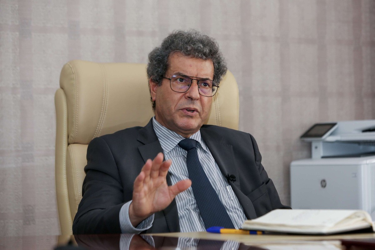 وزير النفط والغاز محمد عون لا يزال ينتظر تفعيل قرار عودته إلى منصبه 