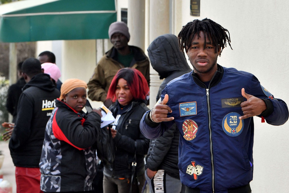 تونس تواجه أعباء كبيرة بسبب ملف المهاجرين