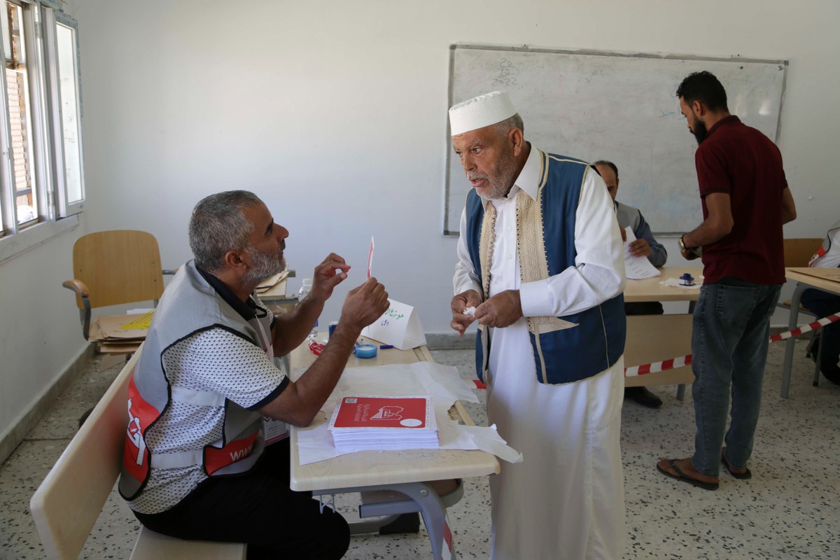 الليبيون ينشدون تغييرا ينهي الأزمة السياسية 