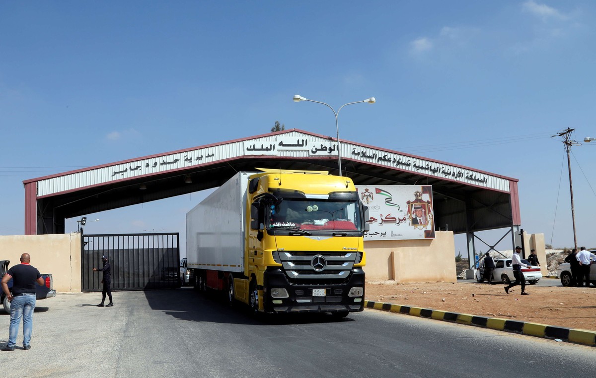 السبب الرئيسي في أزمة الشاحنات يتعلق بعمليات تهريب المخدرات