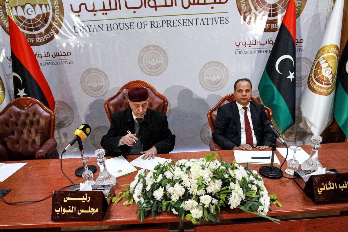 الخلافات بين عقيلة صالح وتكالة سينعكس سلبا على الوضع السياسي بعد جهود للتقارب