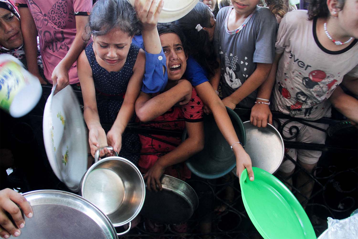 Hungry Palestinian children
