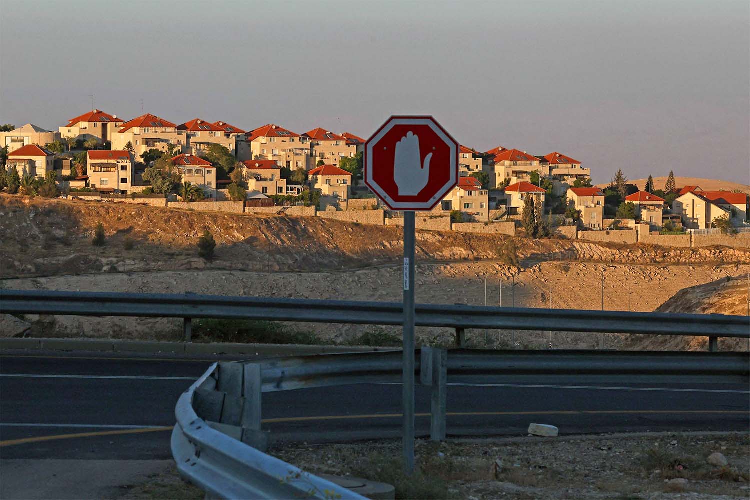 Israel continues its illegal settlement expansion