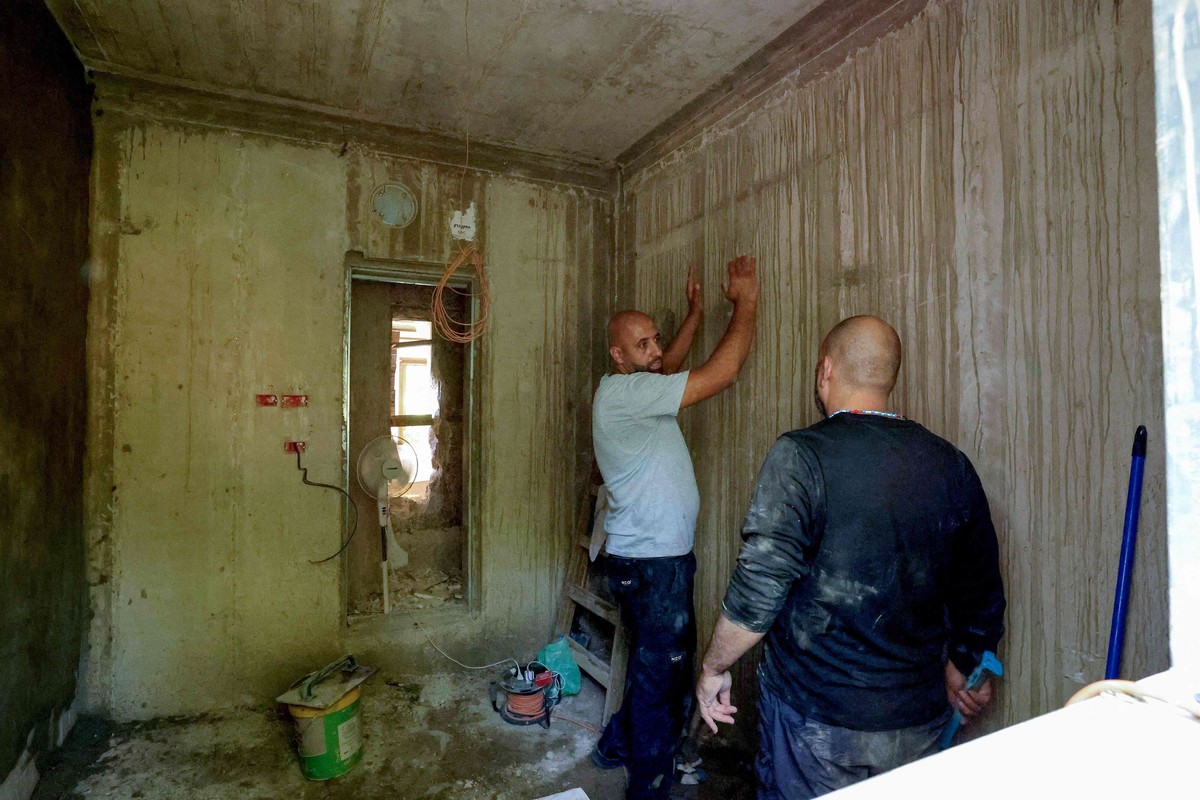 السلطات الإسرائيلية تحث السكان على بناء غرف محصنة ملحقة بمنازلهم