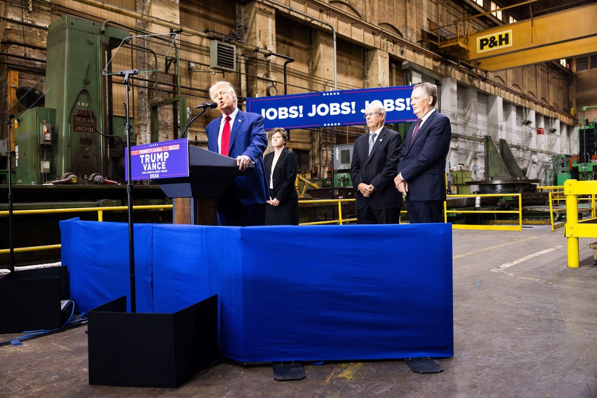 اتهام ايران بقرصنة حملة ترامب الانتخابية تزيده شعبية