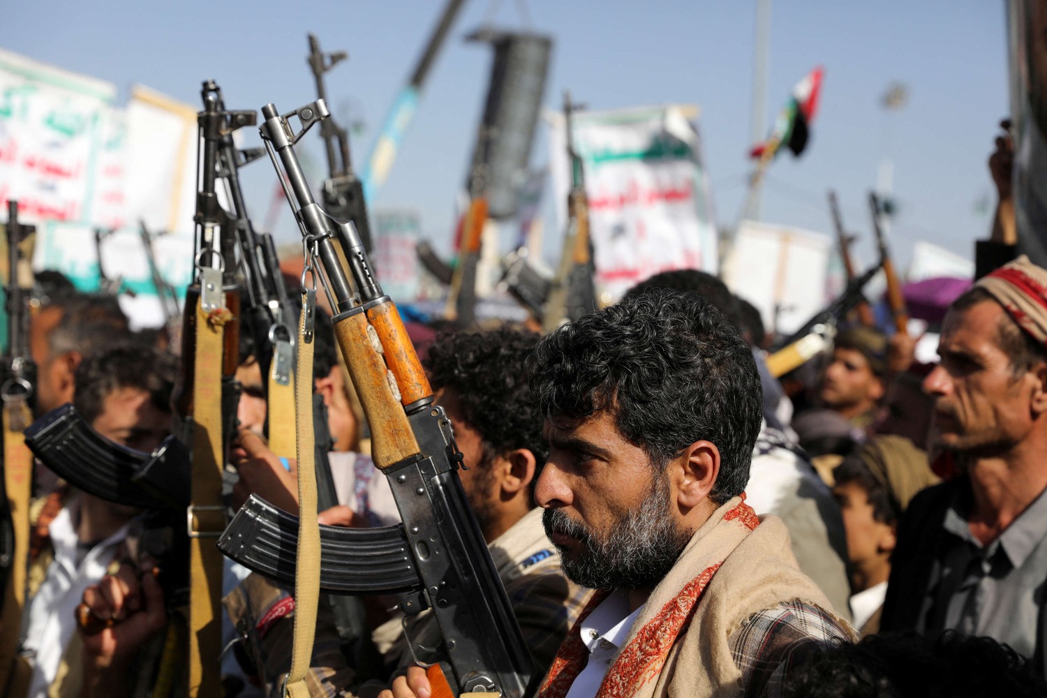 حملات ممنهجة للحوثيين لضرب القبائل