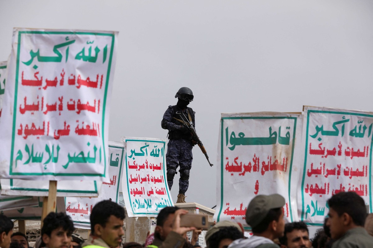 الحوثيون لا يحترمون القانون الدولي ولا المؤسسات الأممية