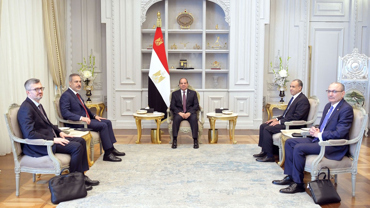 مصر تواصل جهودها لوقف اطلاق النار في قطاع غزة