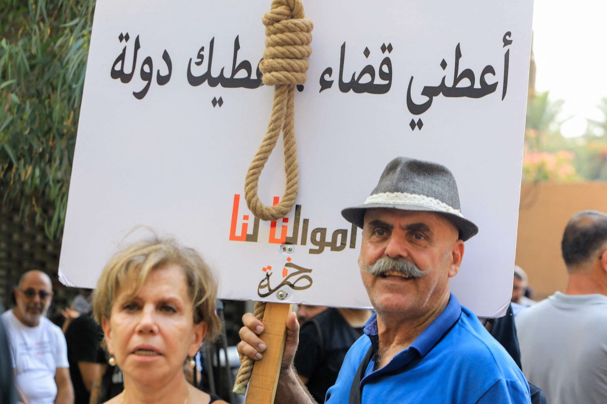 سلامة محور تحقيقات محلية وأوروبية