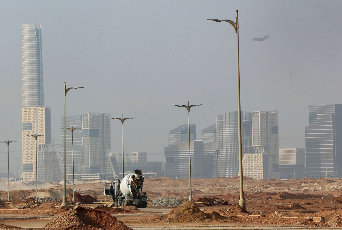  مصر تمضي في خطط التطوير