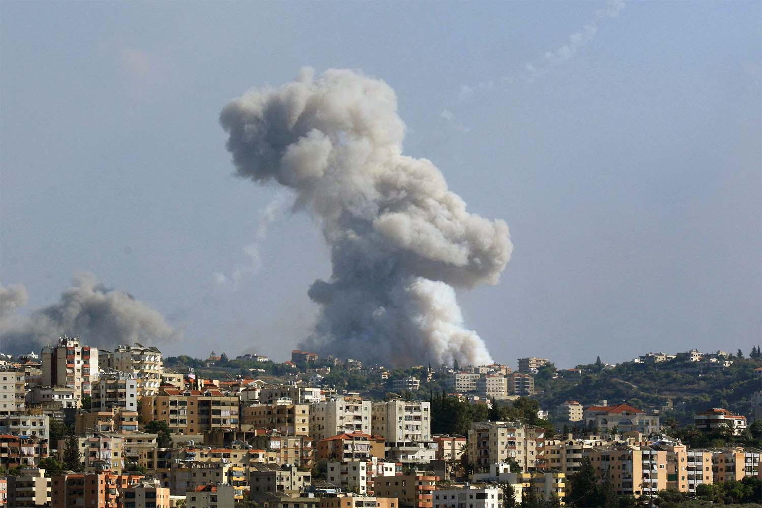 Southern Lebanon pounded by Israel