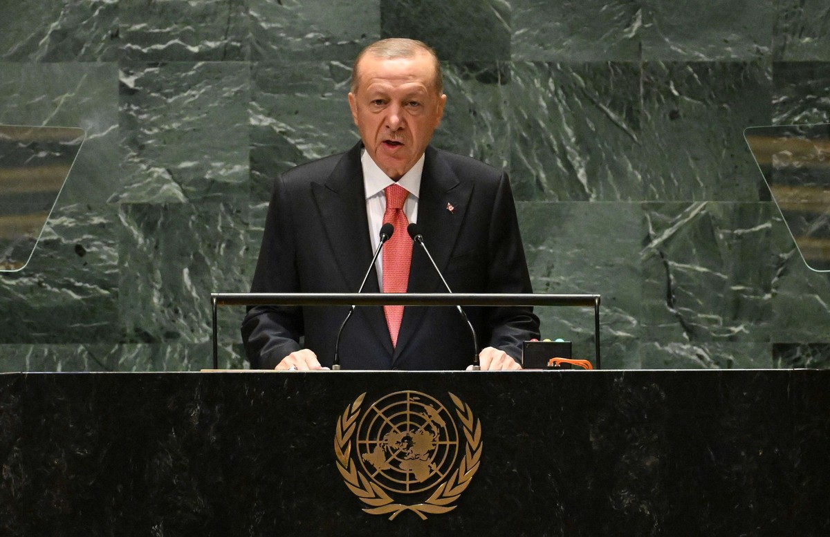 أردوغان يلتزم التحفظ إزاء الحرب على لبنان 