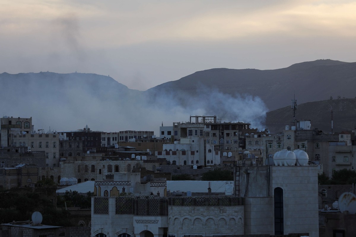 15 غارة على عدة أجزاء من اليمن 