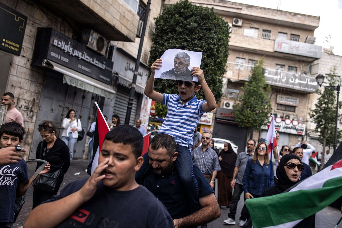 السنوار يصبح مصدرا للشعور بالفخر بين بعض الفلسطينيين