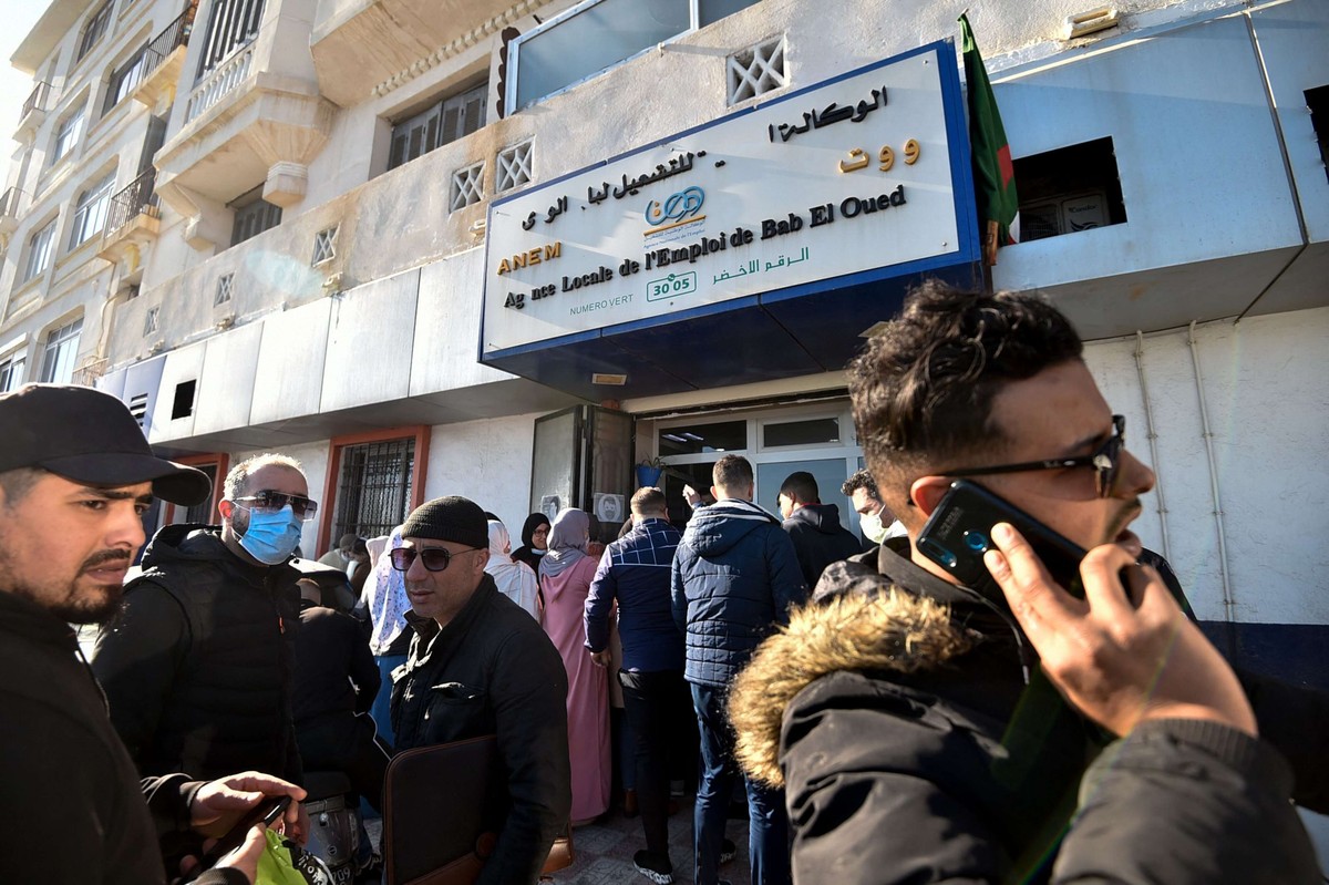 موازنة تتجاهل مطالب الشباب الجزائر المهمش والعاطل عن العمل