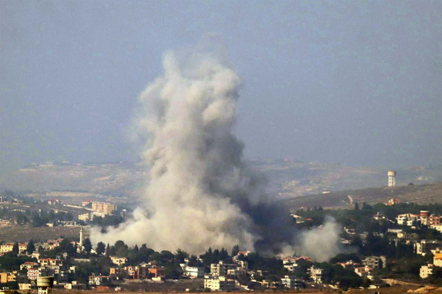Israel pounds southern Lebanon