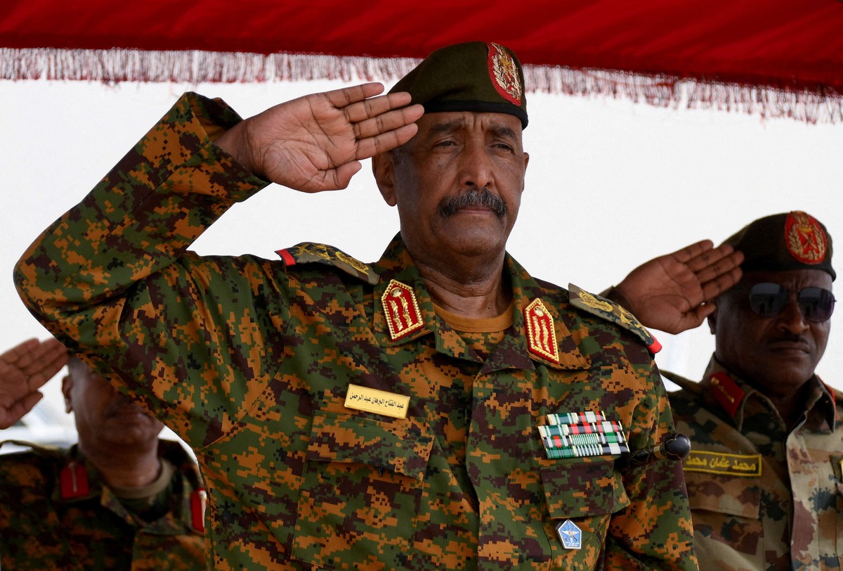 البرهان يسيطر على القرار السياسي والعسكري في السودان