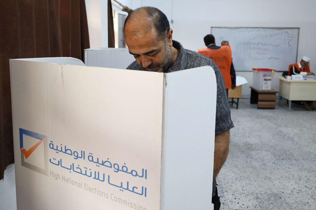 الليبيون يعودون إلى صناديق الاقتراع بعد عقد من الزمن