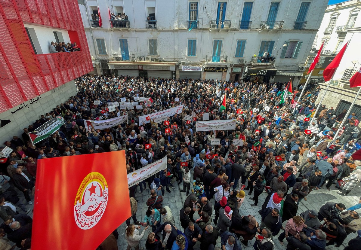 توسع رقعة الخلاف بين الاتحاد والحكومة