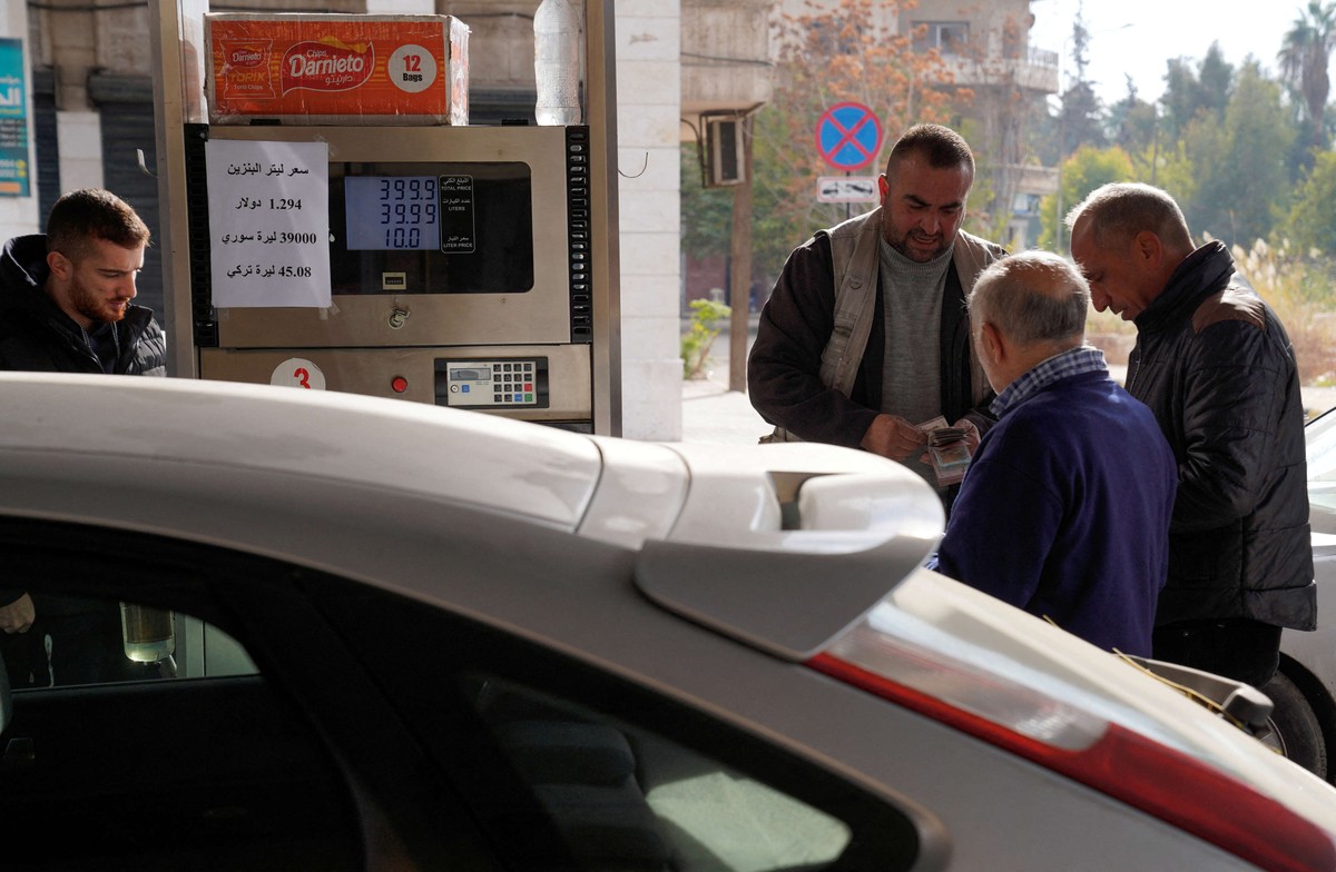 هيئة تحرير الشام اعتمدت الليرة التركية الى جانب السورية للتداول في حلب