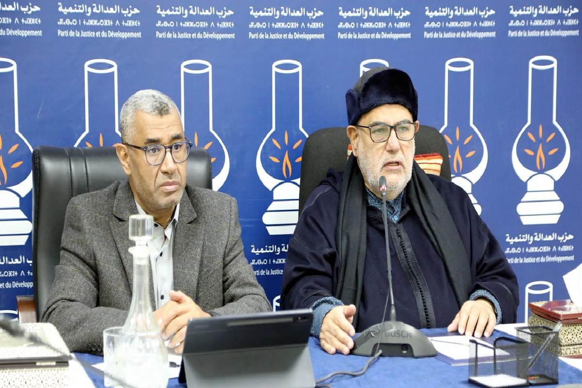 بنكيران يهاجم خصومه بمناسبة أو من دونها 