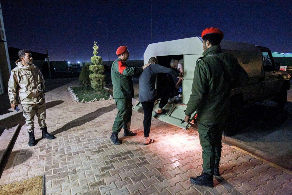 الشرطة العسكرية تحقق مع متورطين في تعذيب سجناء